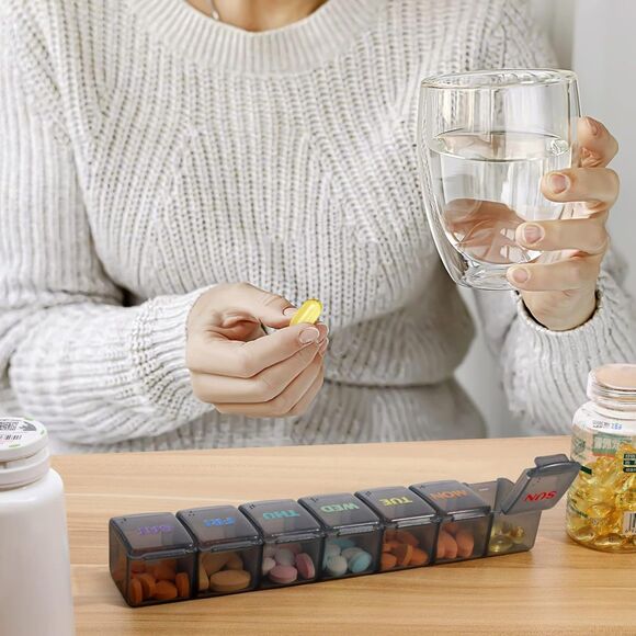 2pc Weekly Pill Organizer Travel 7 days - Picture 8 of 8